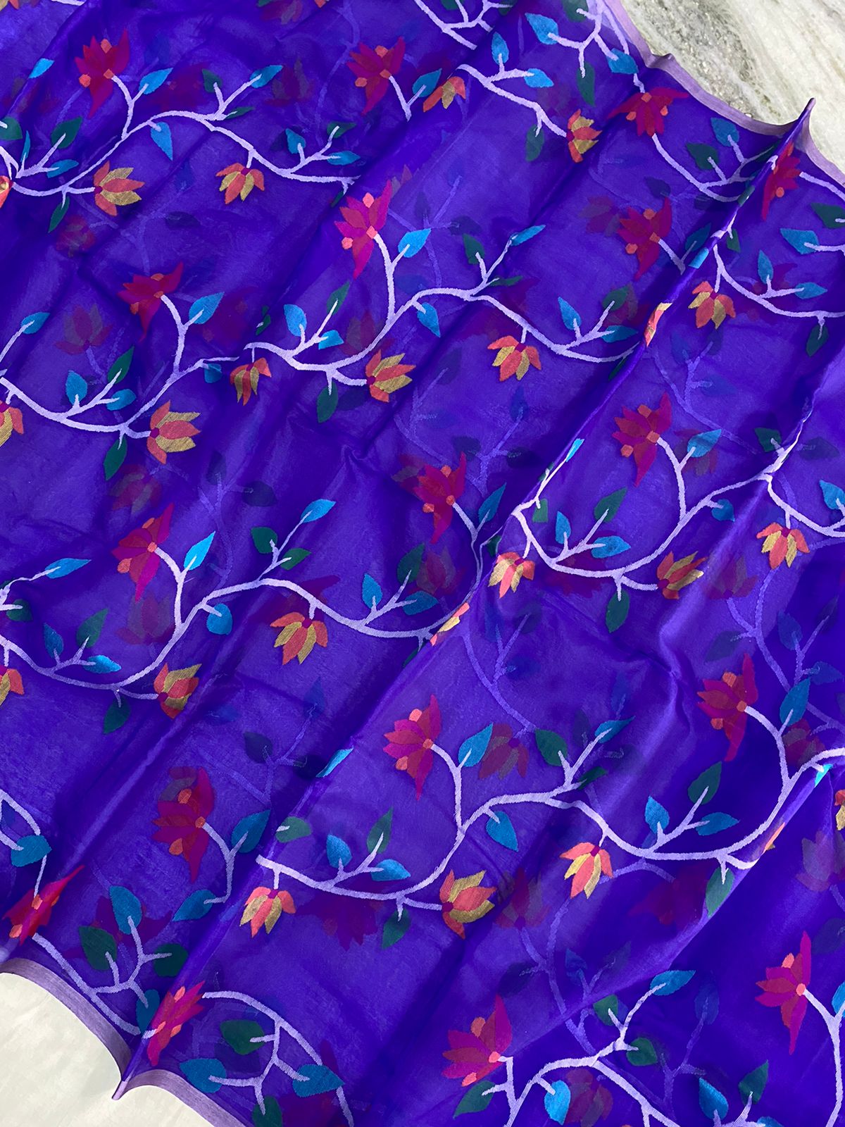 Wishi tantuj muslin jamdani saree - Saffronfashionindia
