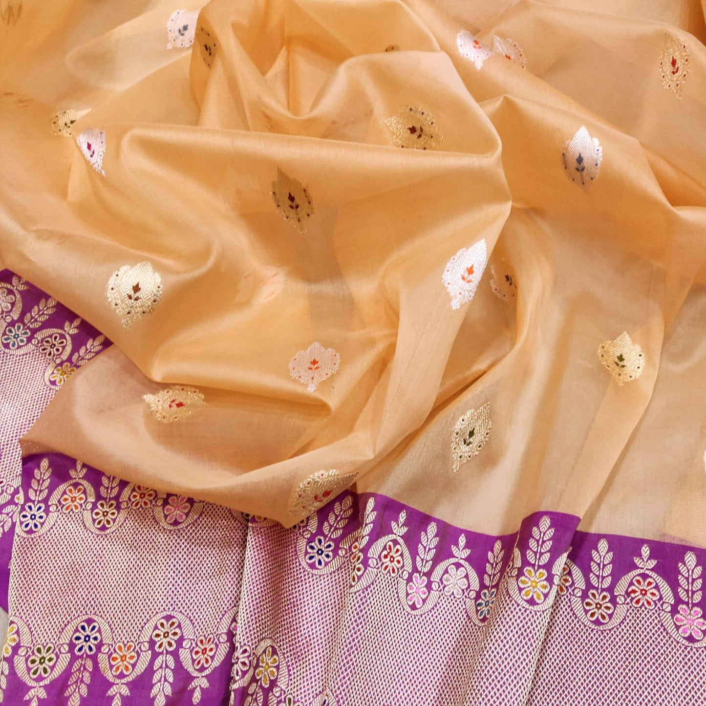 Jansheen kora kadwa Meenakari saree - Saffronfashionindia