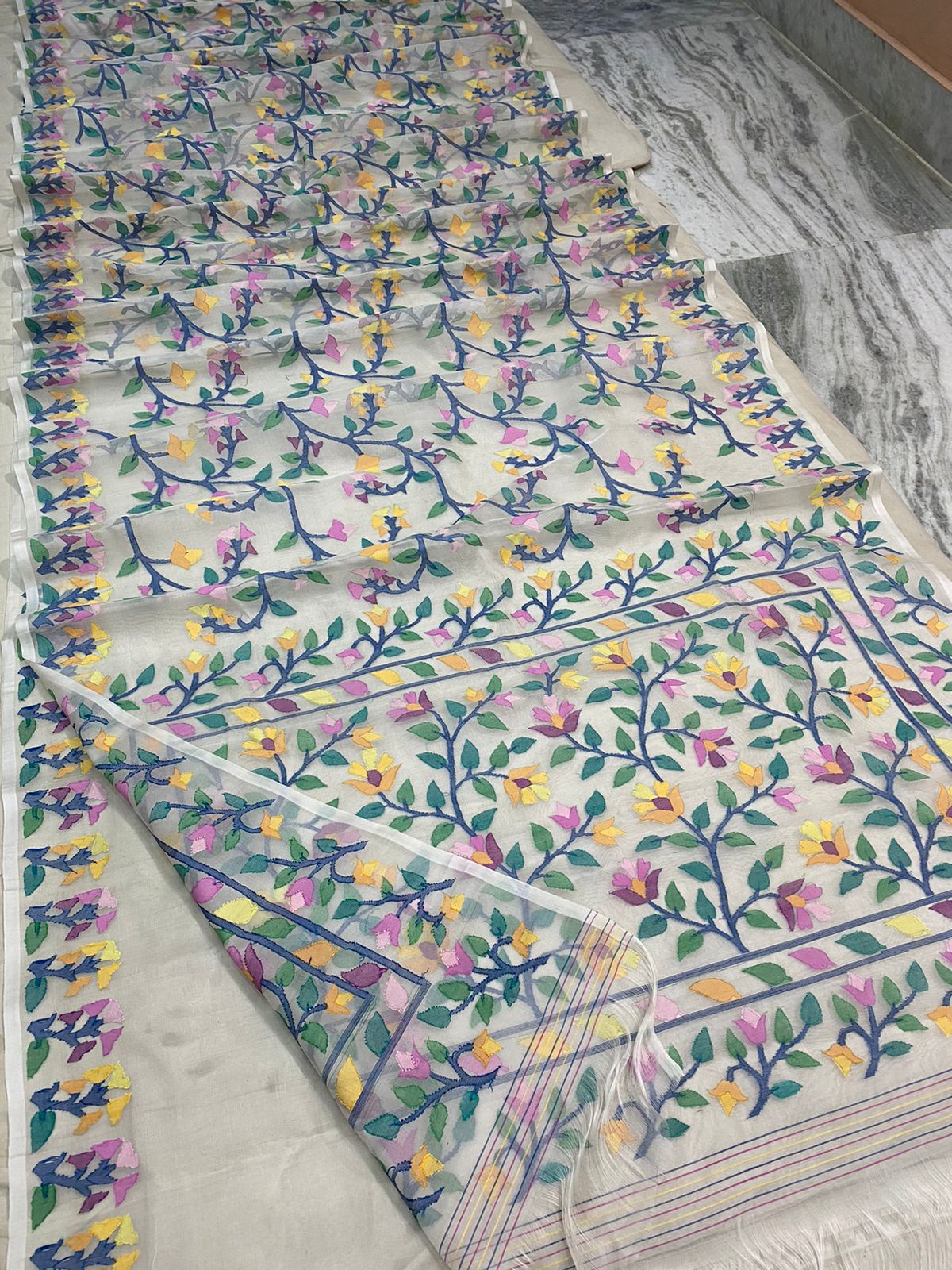 Hayati jamdani indian saree - Saffronfashionindia