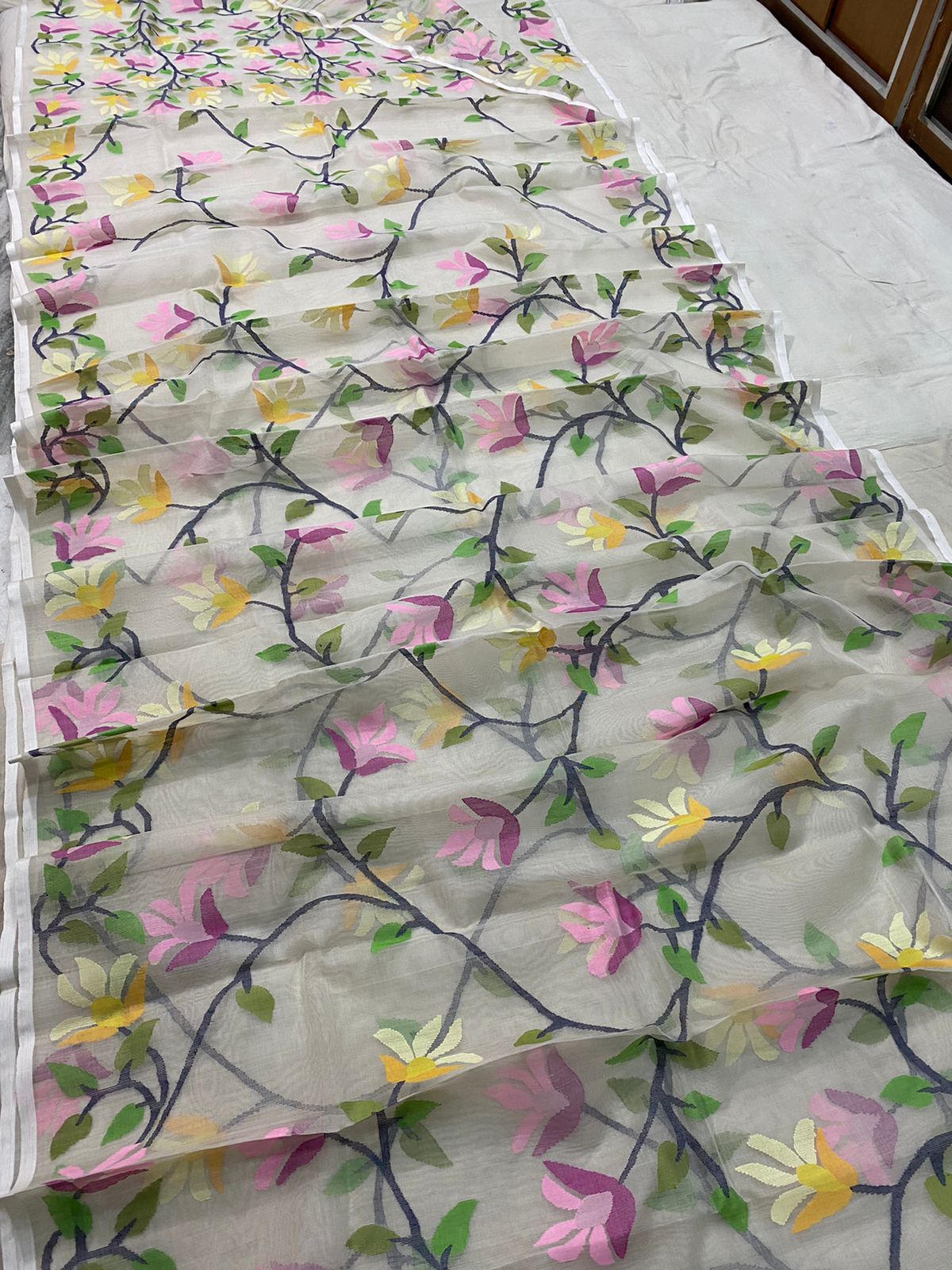 Naisha jamdani handwoven saree - Saffronfashionindia