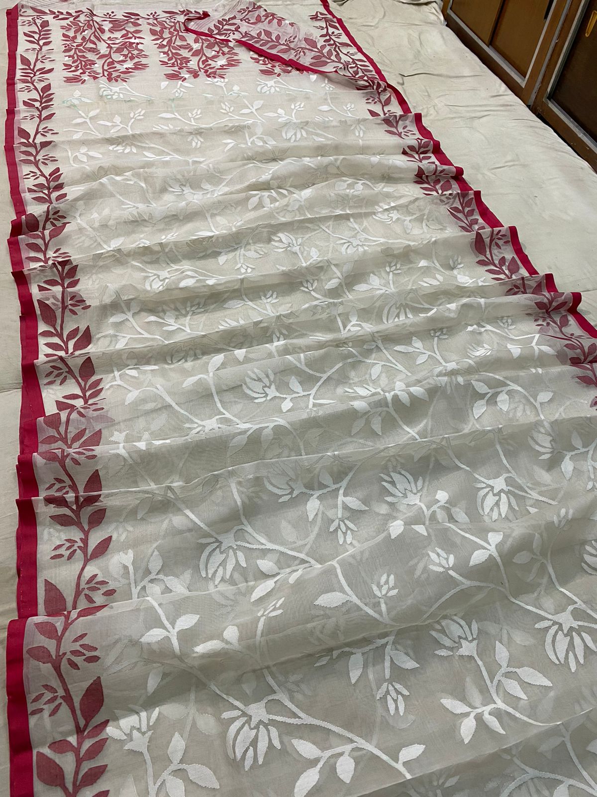 Ravi muslin tantuj jamdani saree - Saffronfashionindia