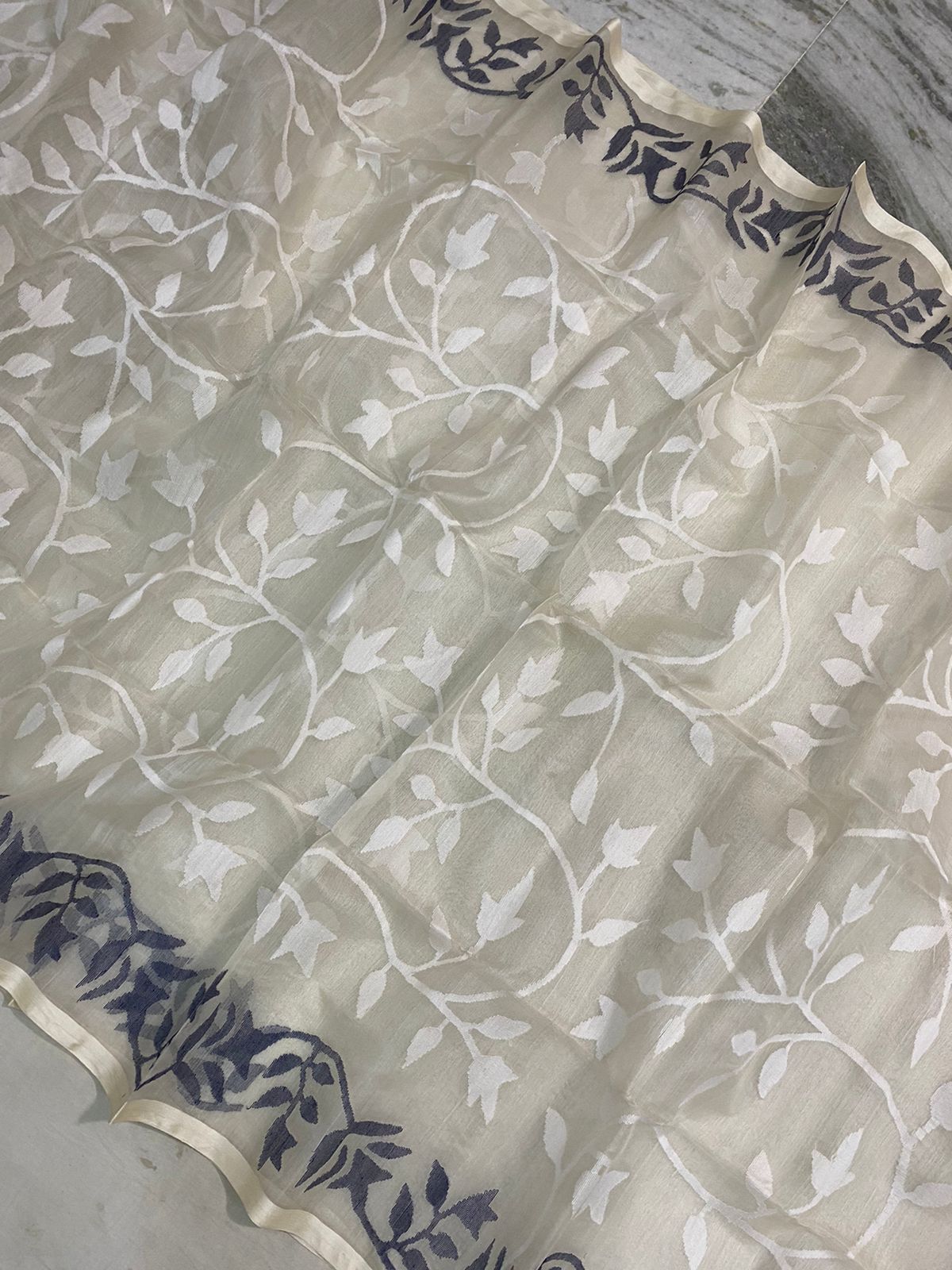 Lobina tantuj jamdani saree - Saffronfashionindia