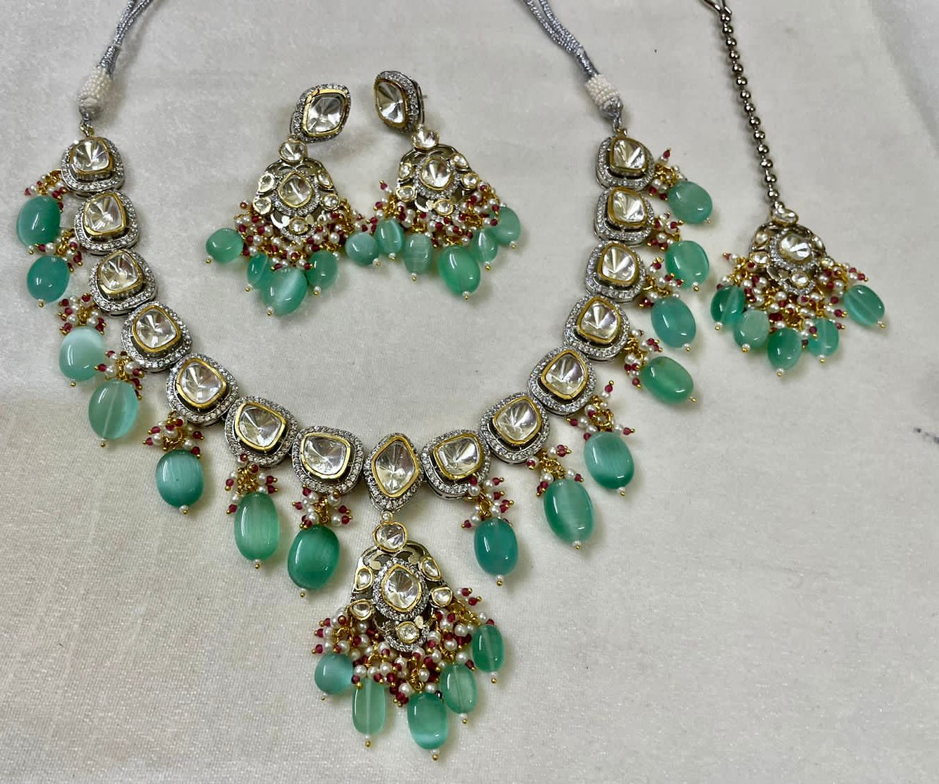 Kivi Kundan necklace set - Saffronfashionindia
