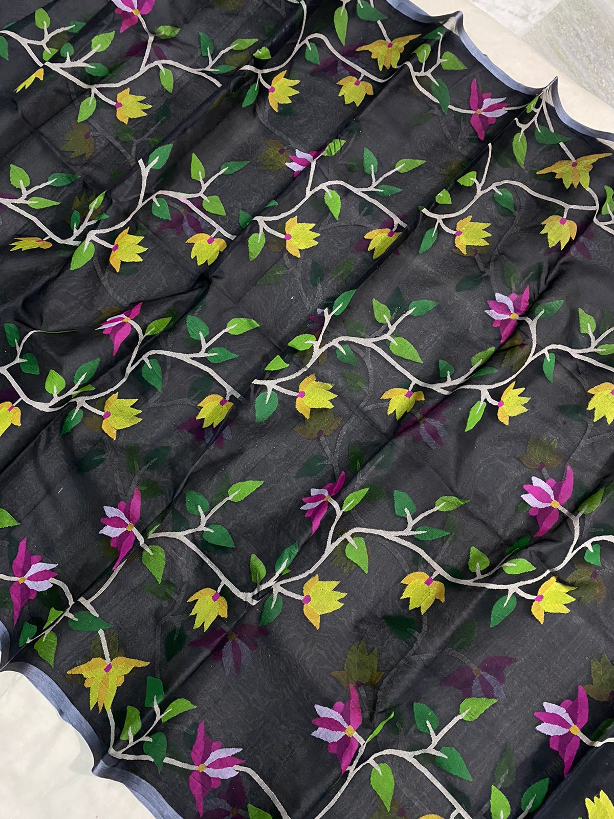 Floral muslin tantuj jamdani saree - Saffronfashionindia
