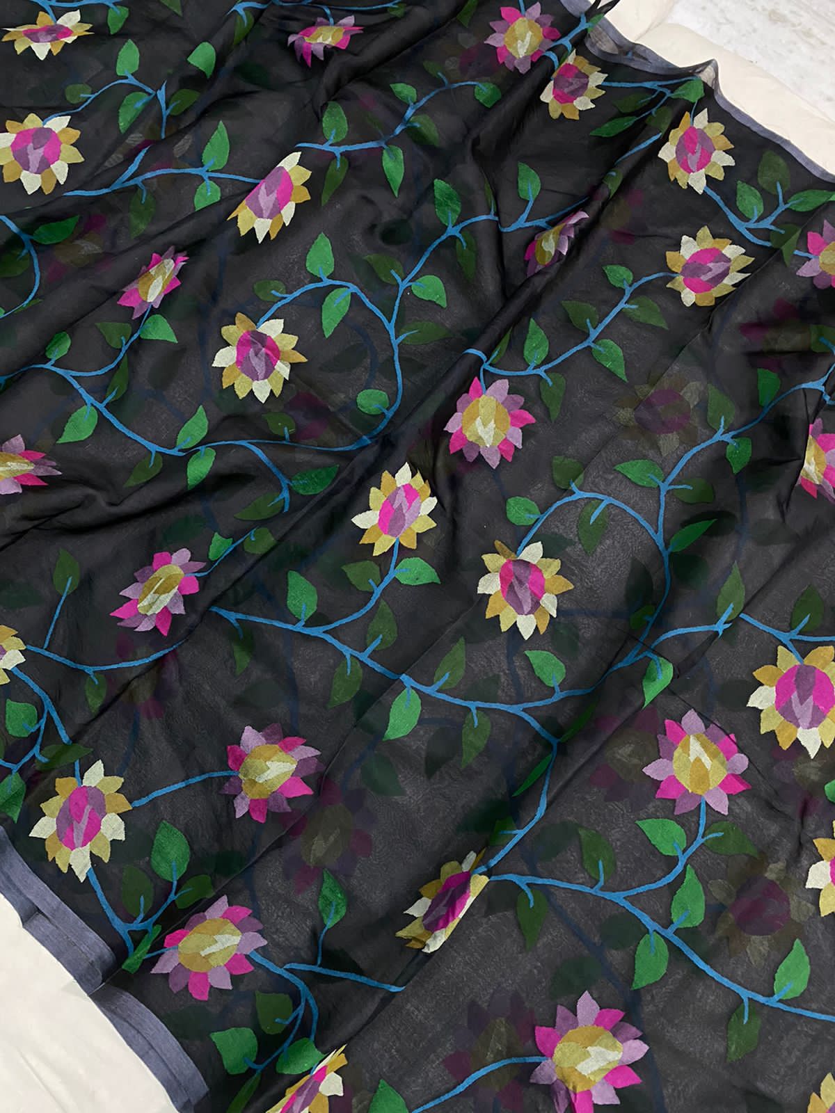 Wanisha muslin tantuj jamdani sari - Saffronfashionindia