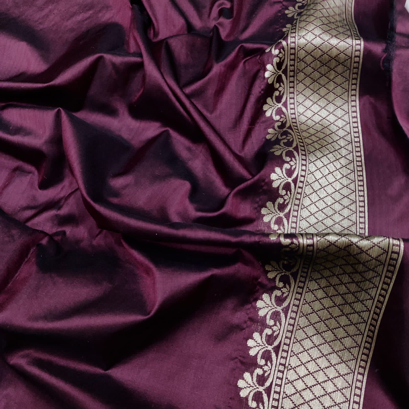 Gulpanaz handwoven Katan silk saree - Saffronfashionindia