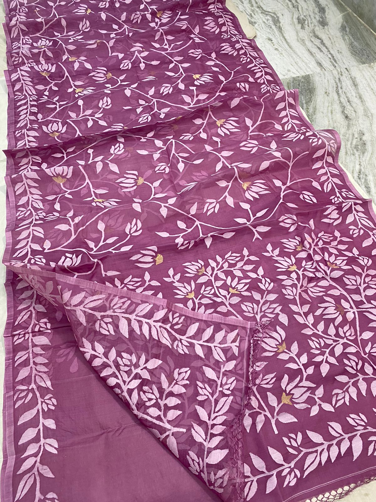 Mouli tantuj jamdani sari - Saffronfashionindia