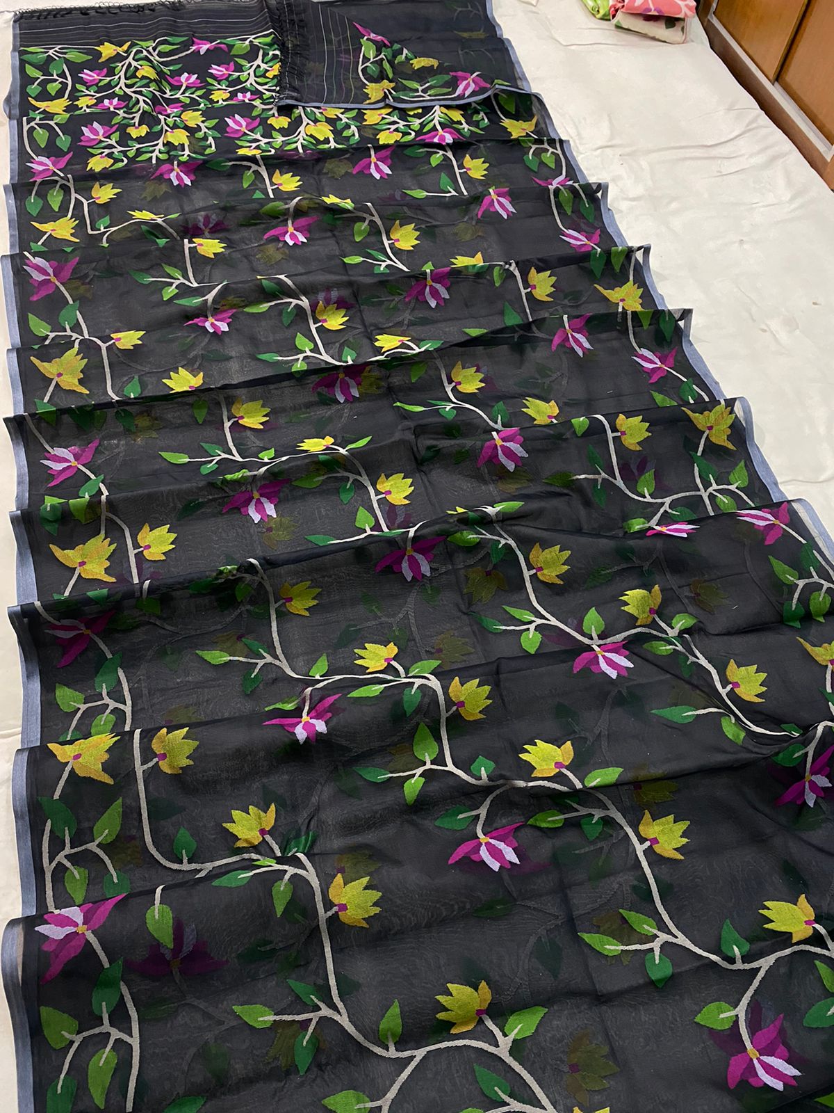 Floral muslin tantuj jamdani saree - Saffronfashionindia