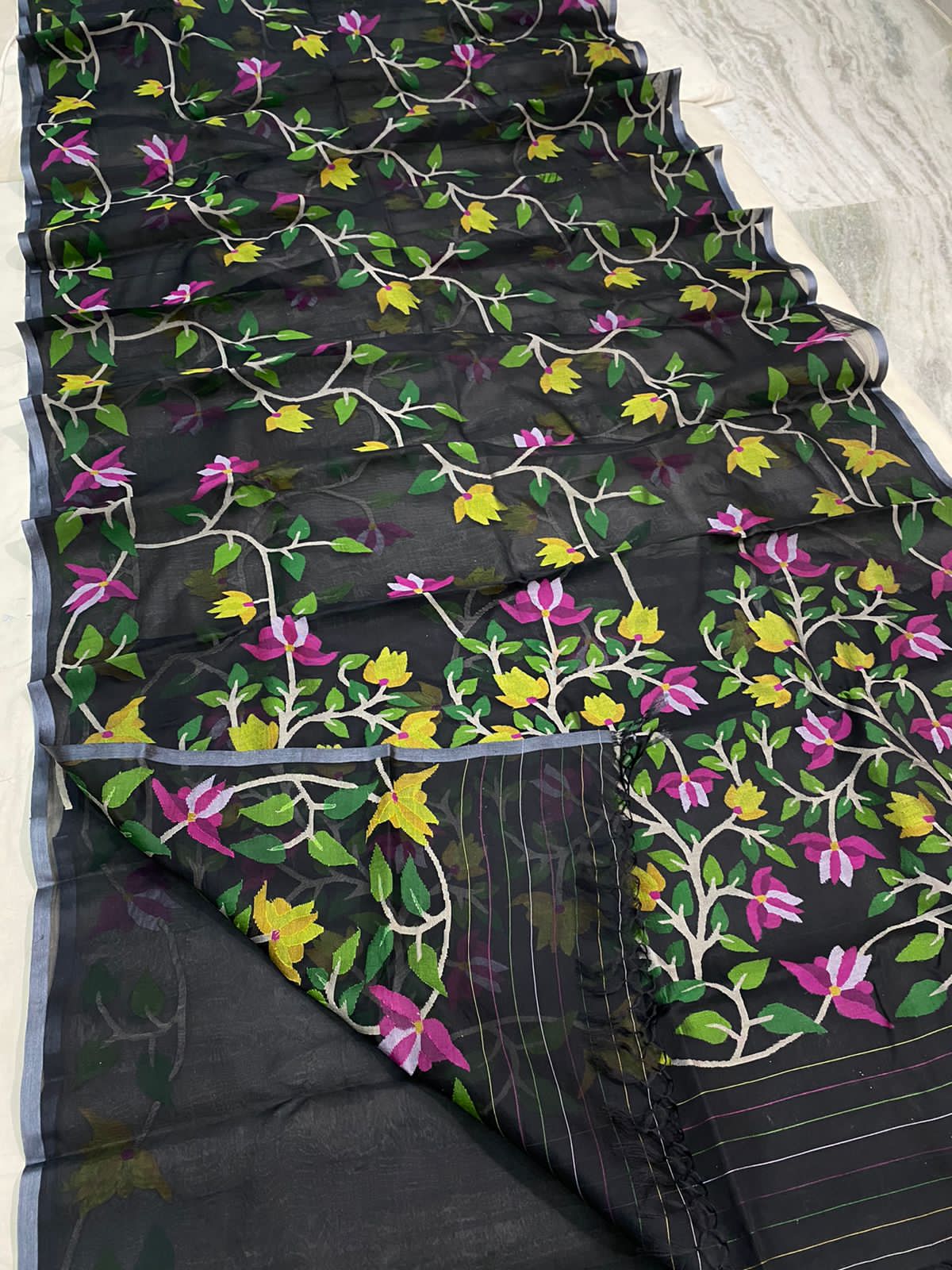 Floral muslin tantuj jamdani saree - Saffronfashionindia