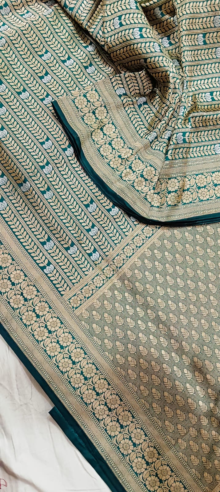 Zari weaved brocade Banarsi saree - Saffronfashionindia