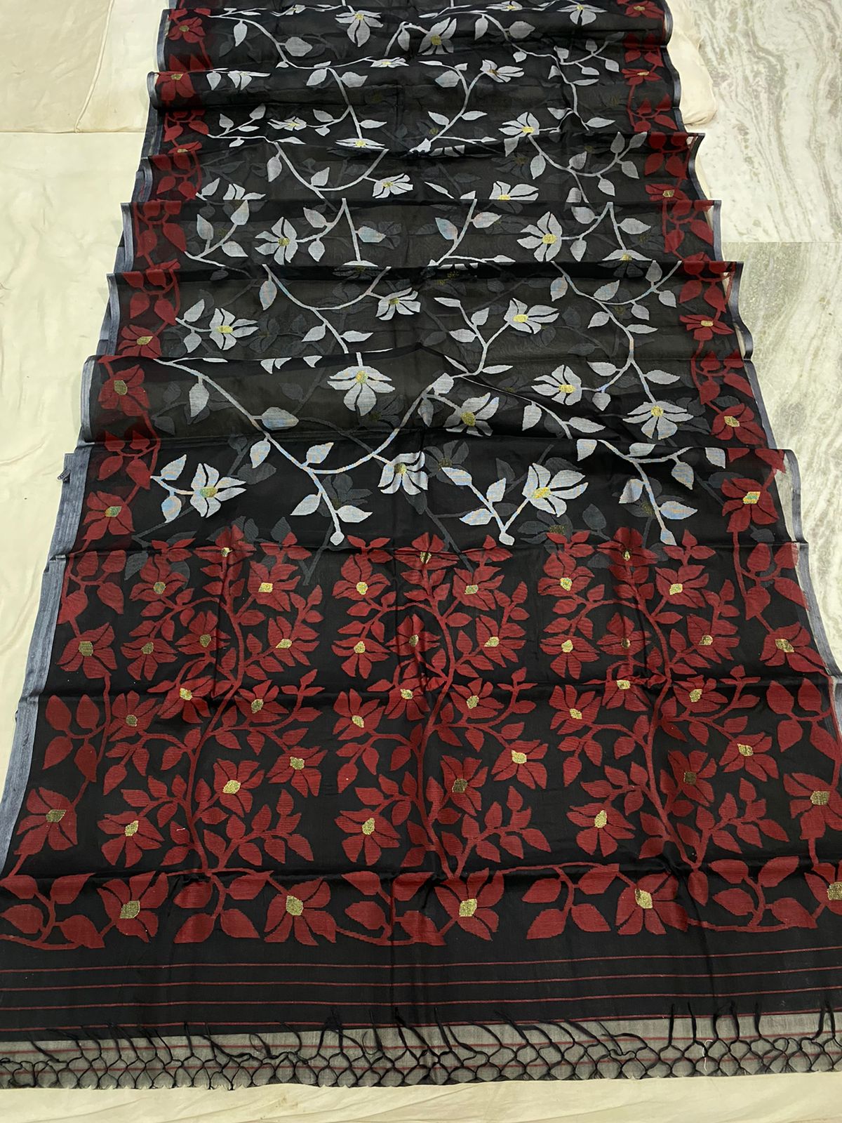 Lavasha tantuj jamdani sarees - Saffronfashionindia
