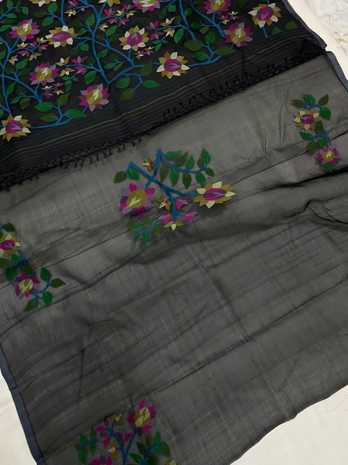 Wanisha muslin tantuj jamdani sari - Saffronfashionindia