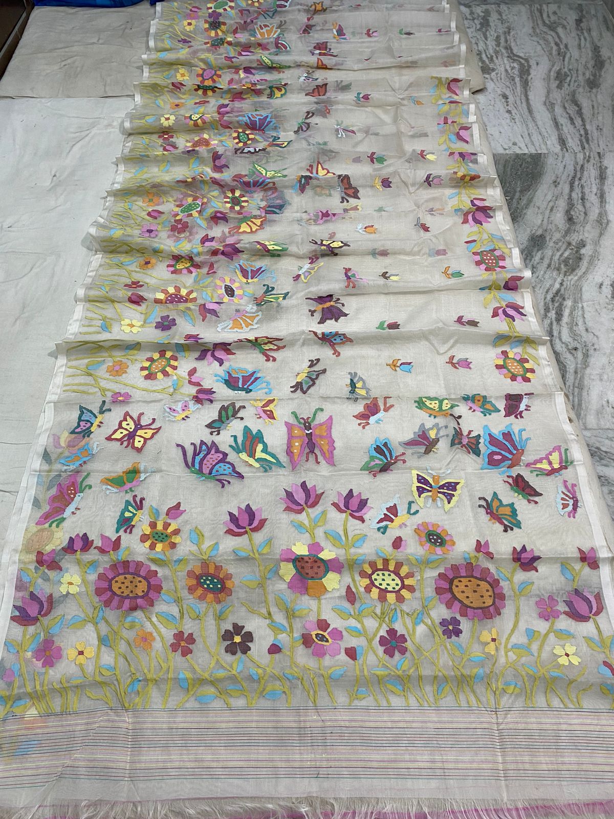Blossom tantuj handwoven muslin jamdani saree - Saffronfashionindia