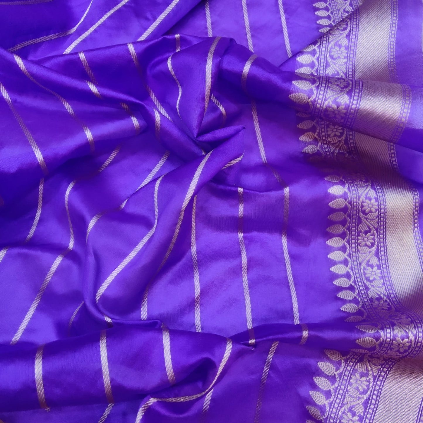 Riwaz kora handwoven saree - Saffronfashionindia