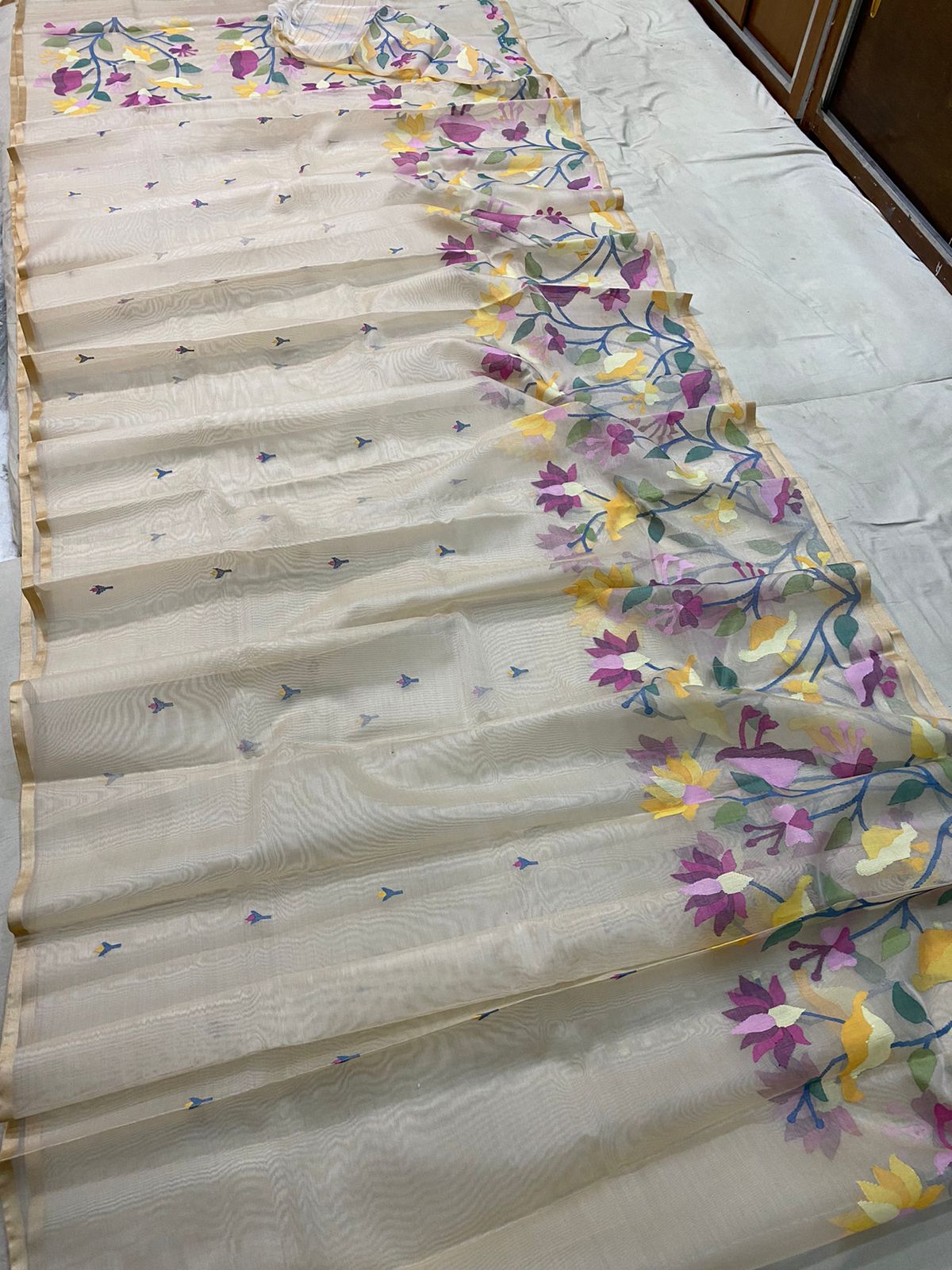 Alpa muslin jamdani saree - Saffronfashionindia