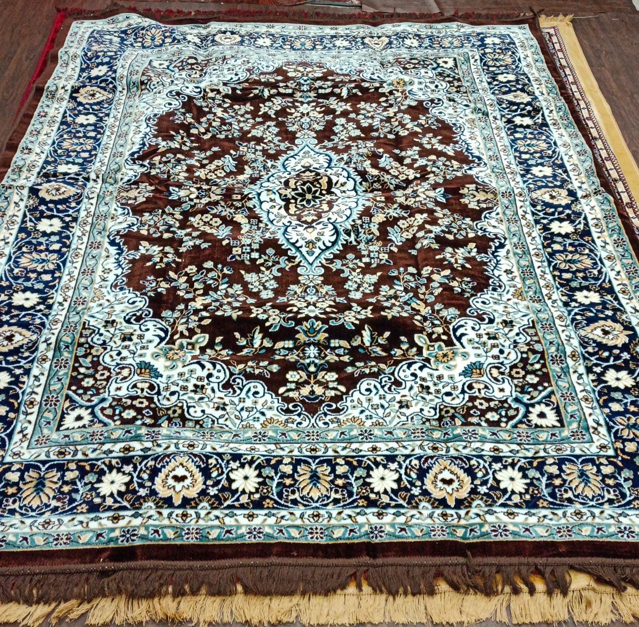Valima authentic Indian Pakistani carpets - Saffronfashionindia