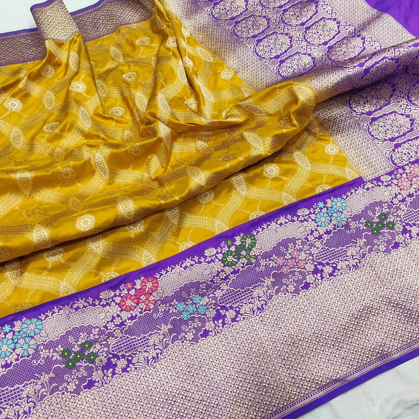 Urfi Katan silk handwoven zari saree - Saffronfashionindia