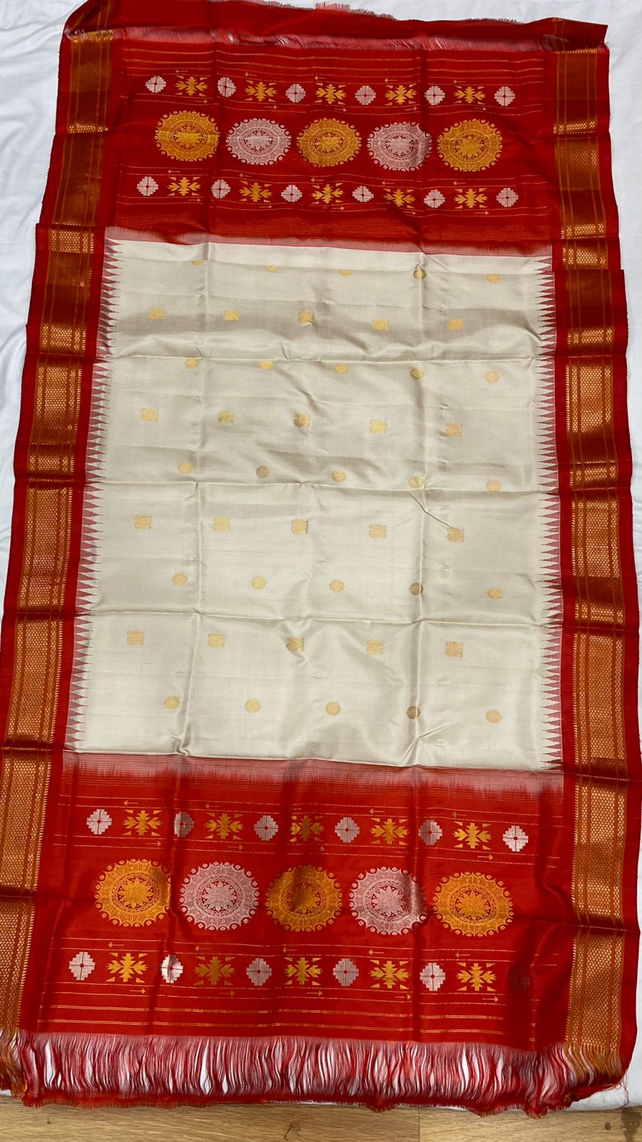 Nevi gadwal pattu dupatta - Saffronfashionindia