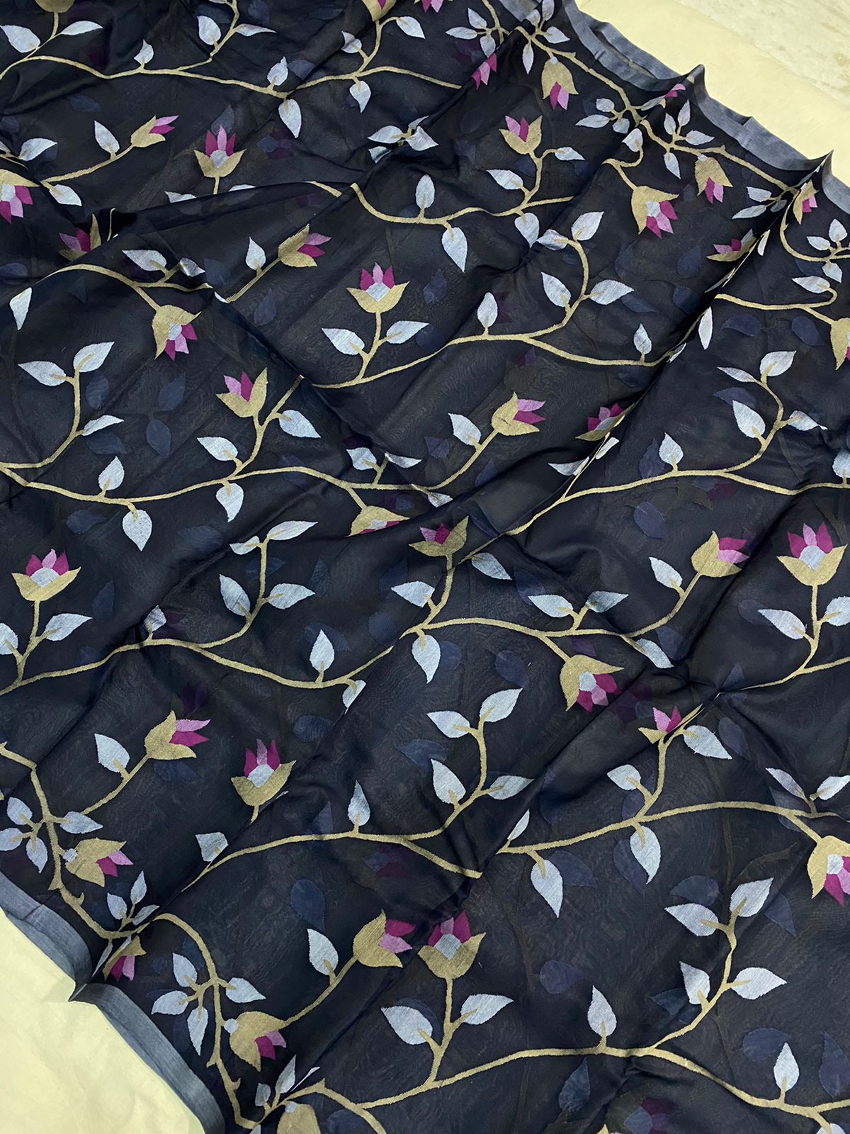 Vani Jamdani saree - Saffronfashionindia