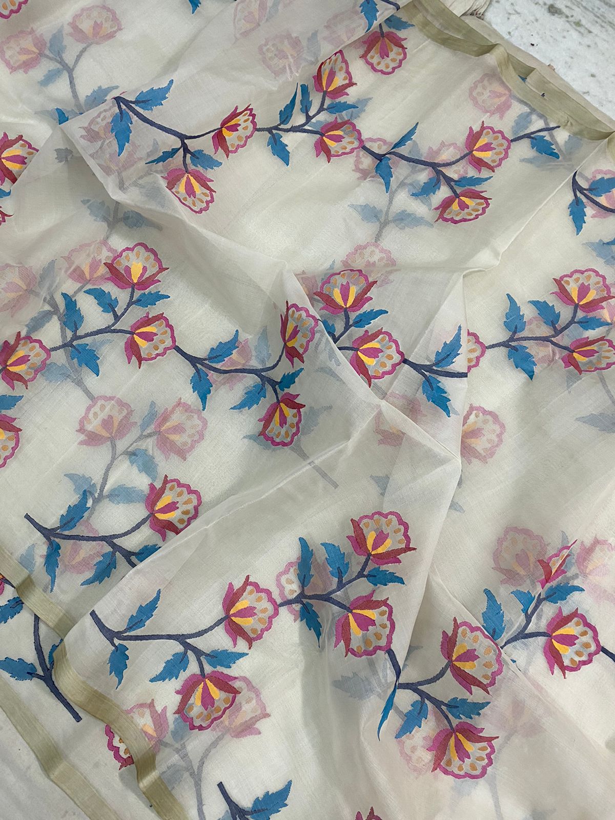 Manchala jamdani saree - Saffronfashionindia