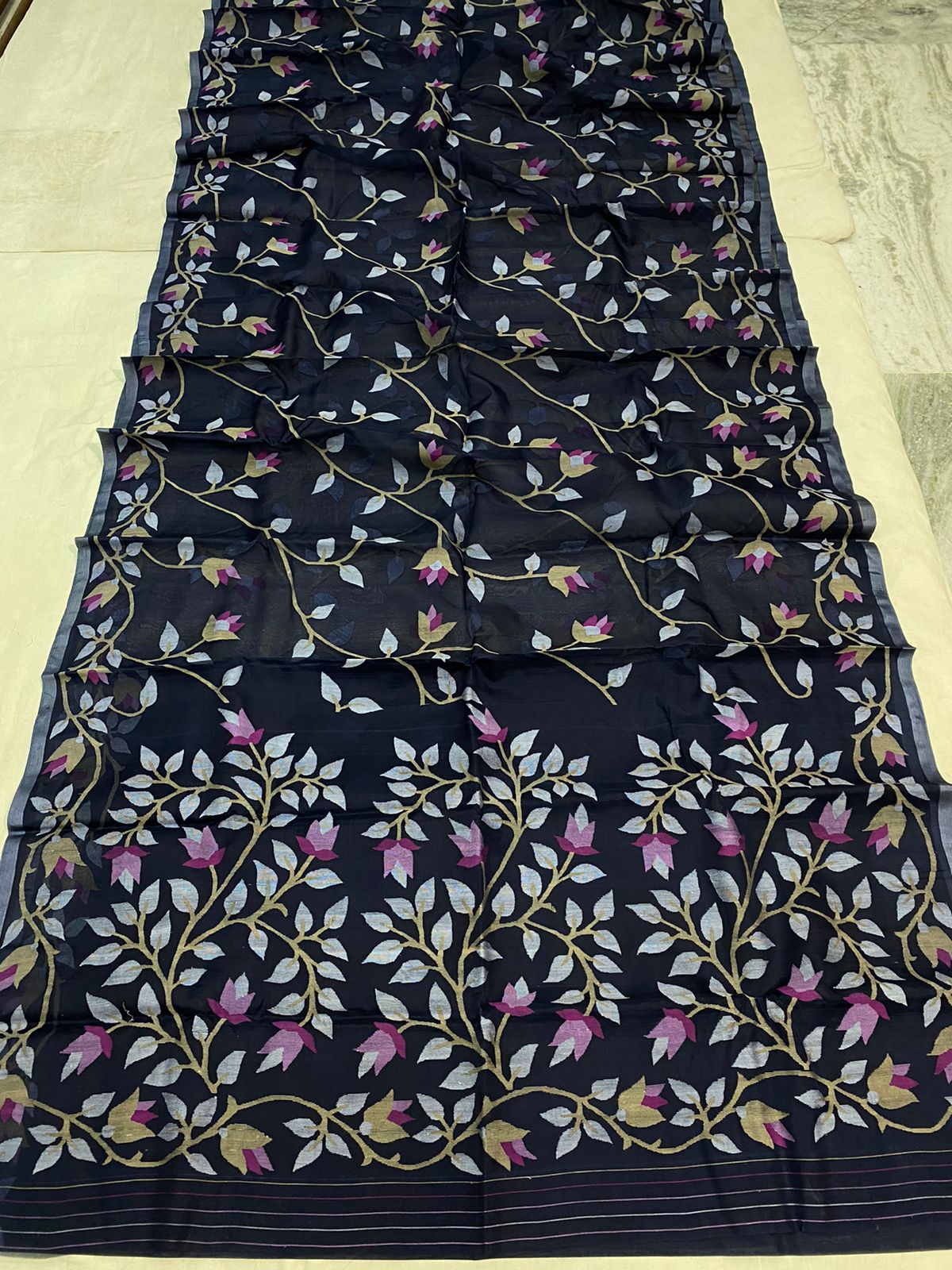 Vani Jamdani saree - Saffronfashionindia
