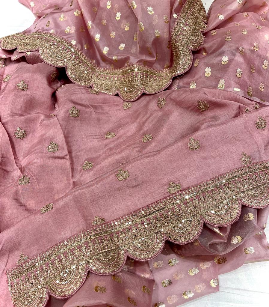 Scalloped weaving beautiful saree - Saffronfashionindia