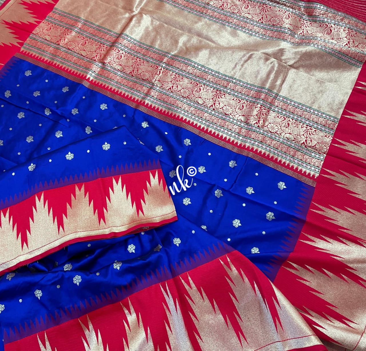 Women banarsi temple bordered saree - Saffronfashionindia