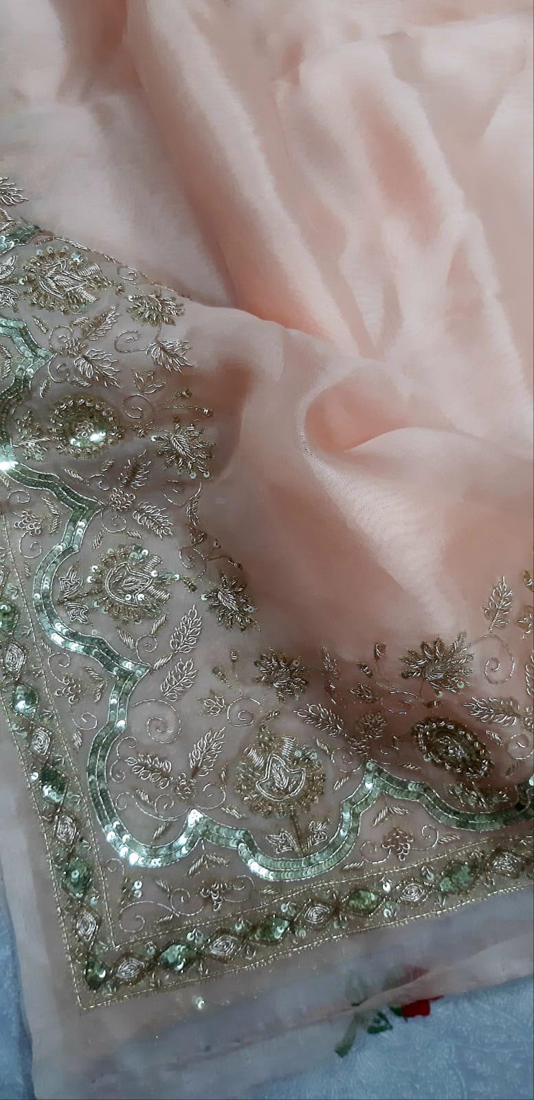 Kareena inspired beautiful saree - Saffronfashionindia