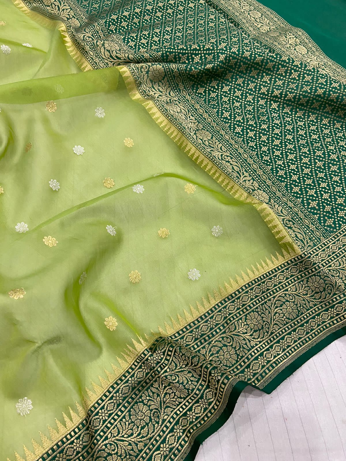 Menika banarsi kora saree - Saffronfashionindia