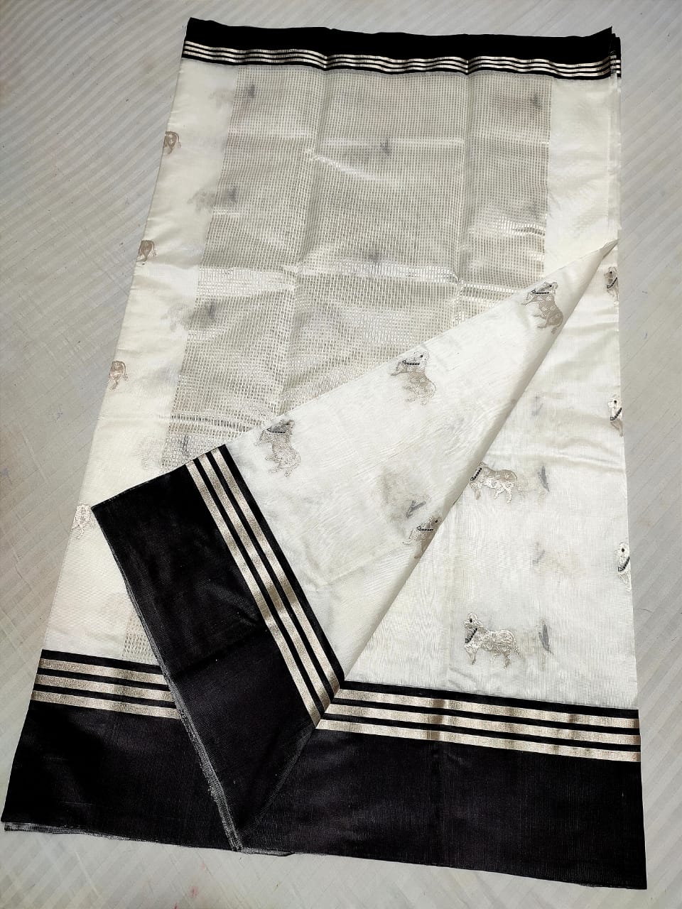 Ruchin Chanderi pattu silk saree - Saffronfashionindia