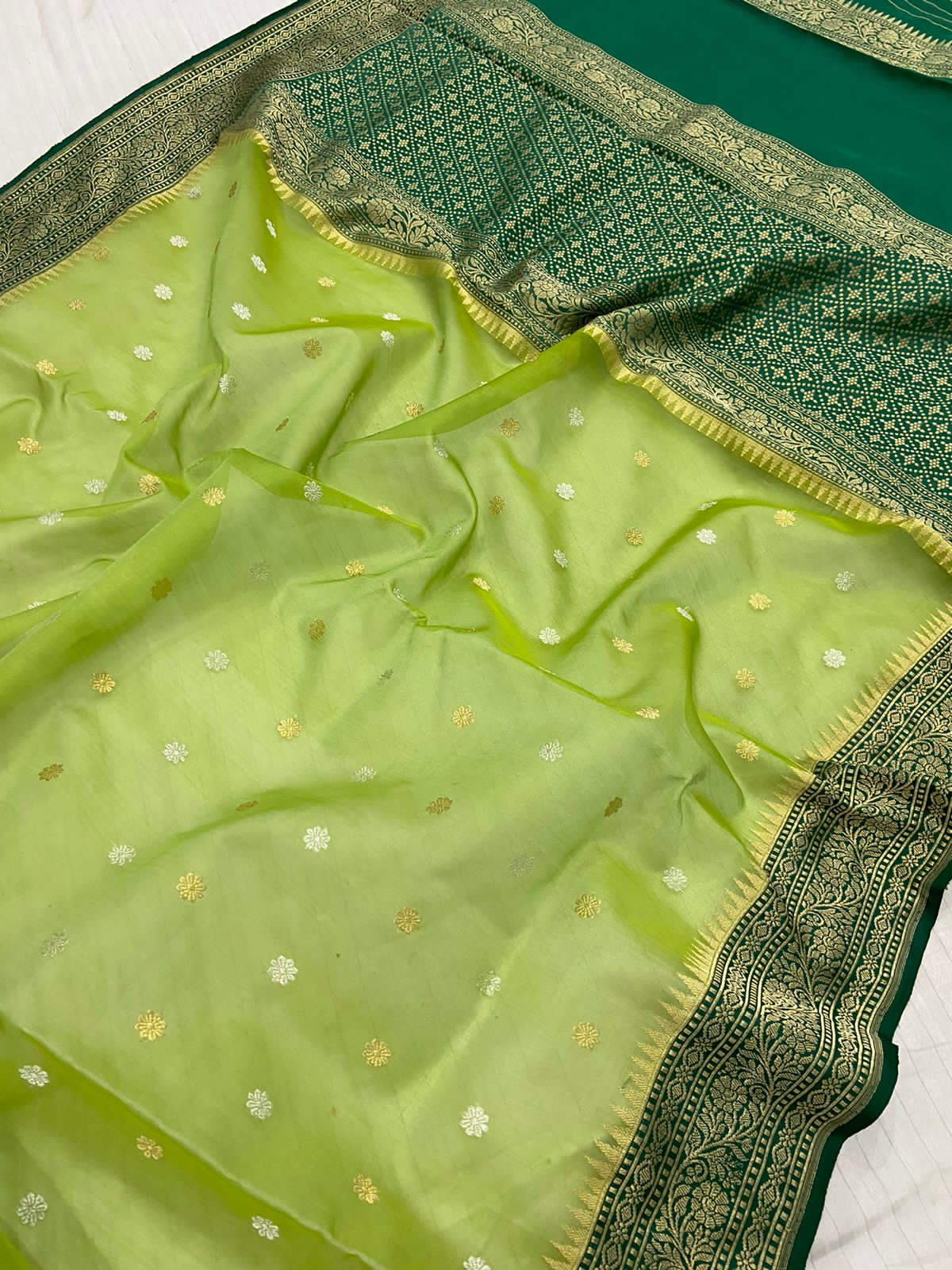 Menika banarsi kora saree - Saffronfashionindia