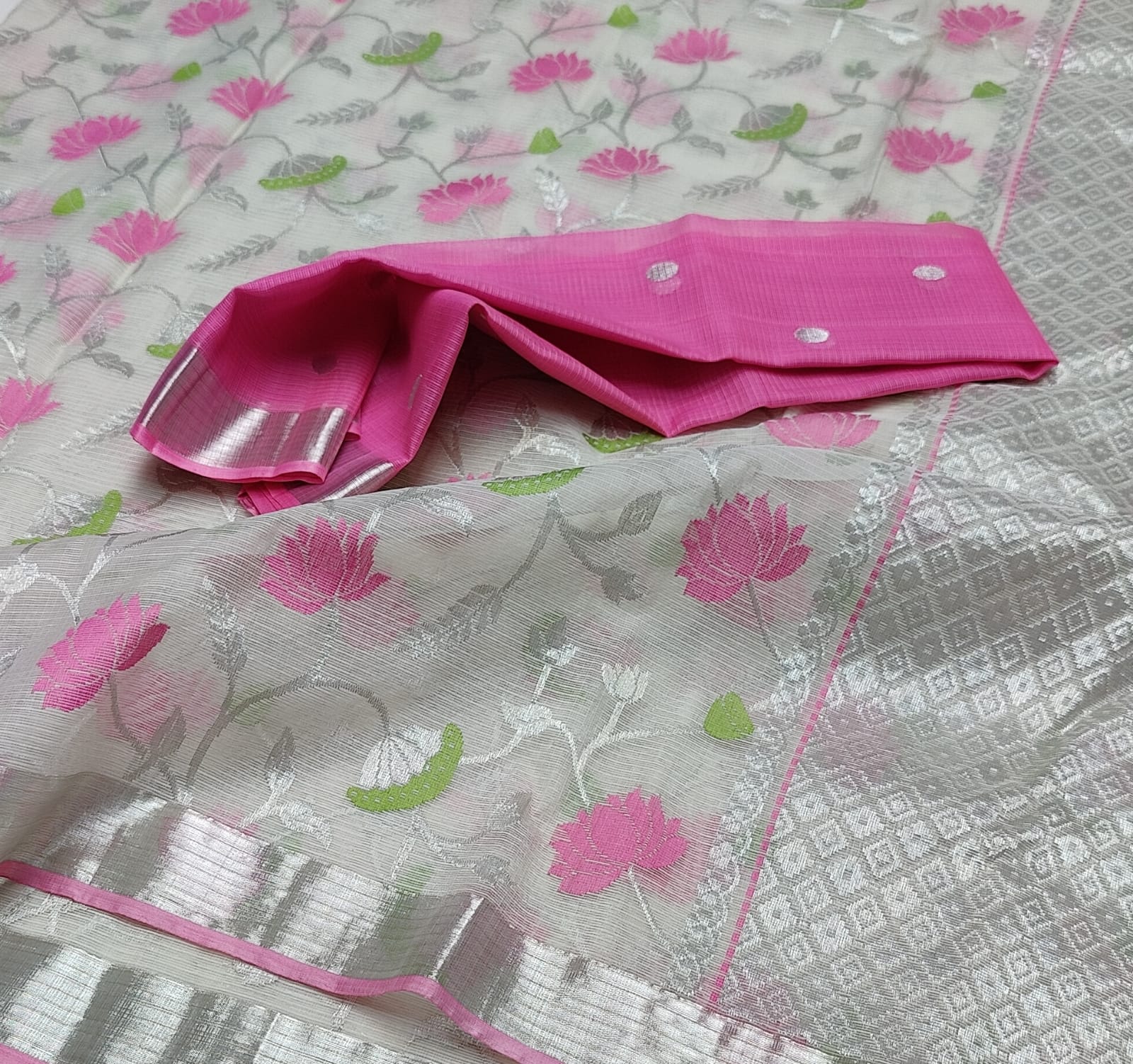 Zinati zari kota handloom saree - Saffronfashionindia