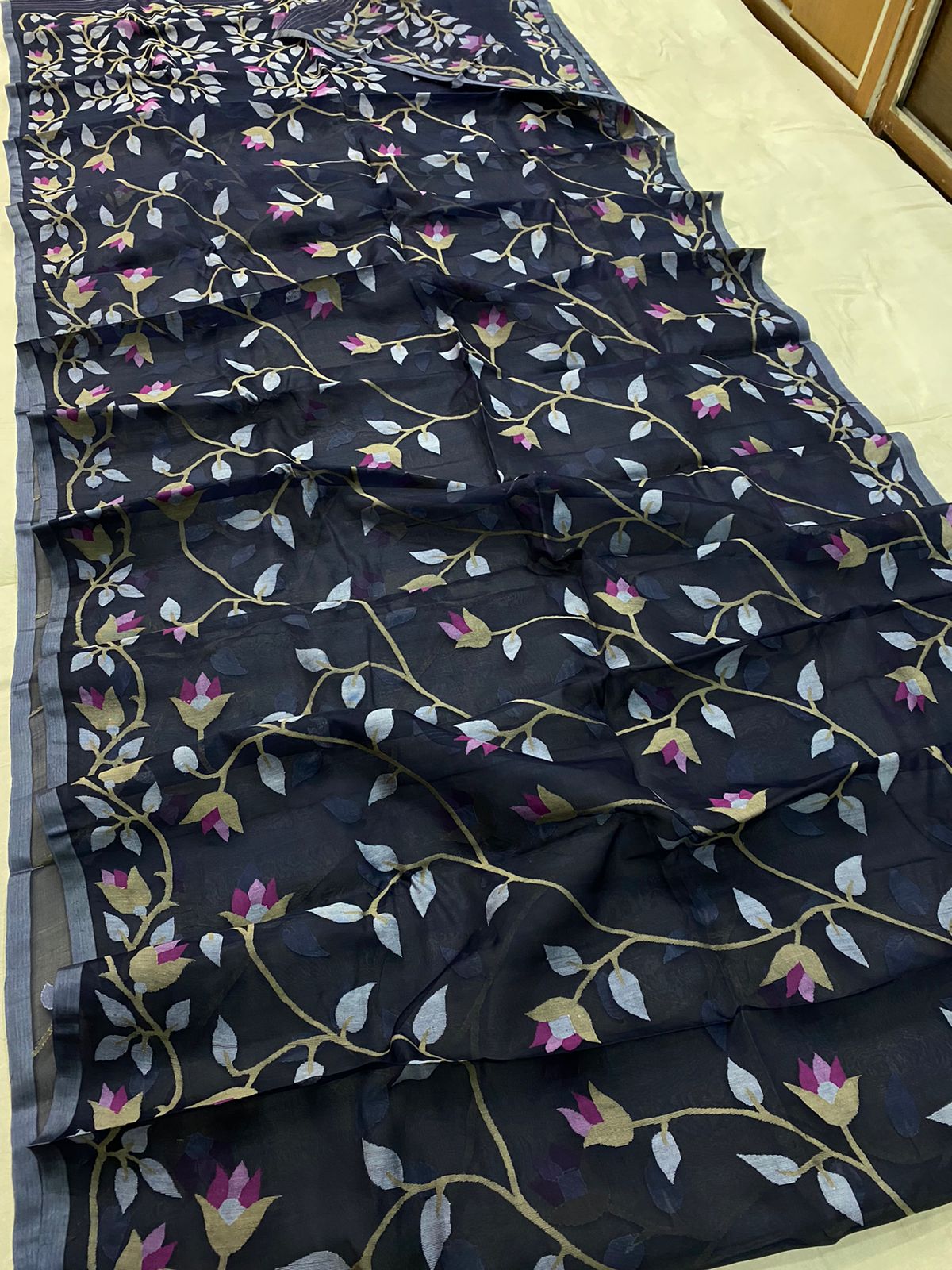 Vani Jamdani saree - Saffronfashionindia