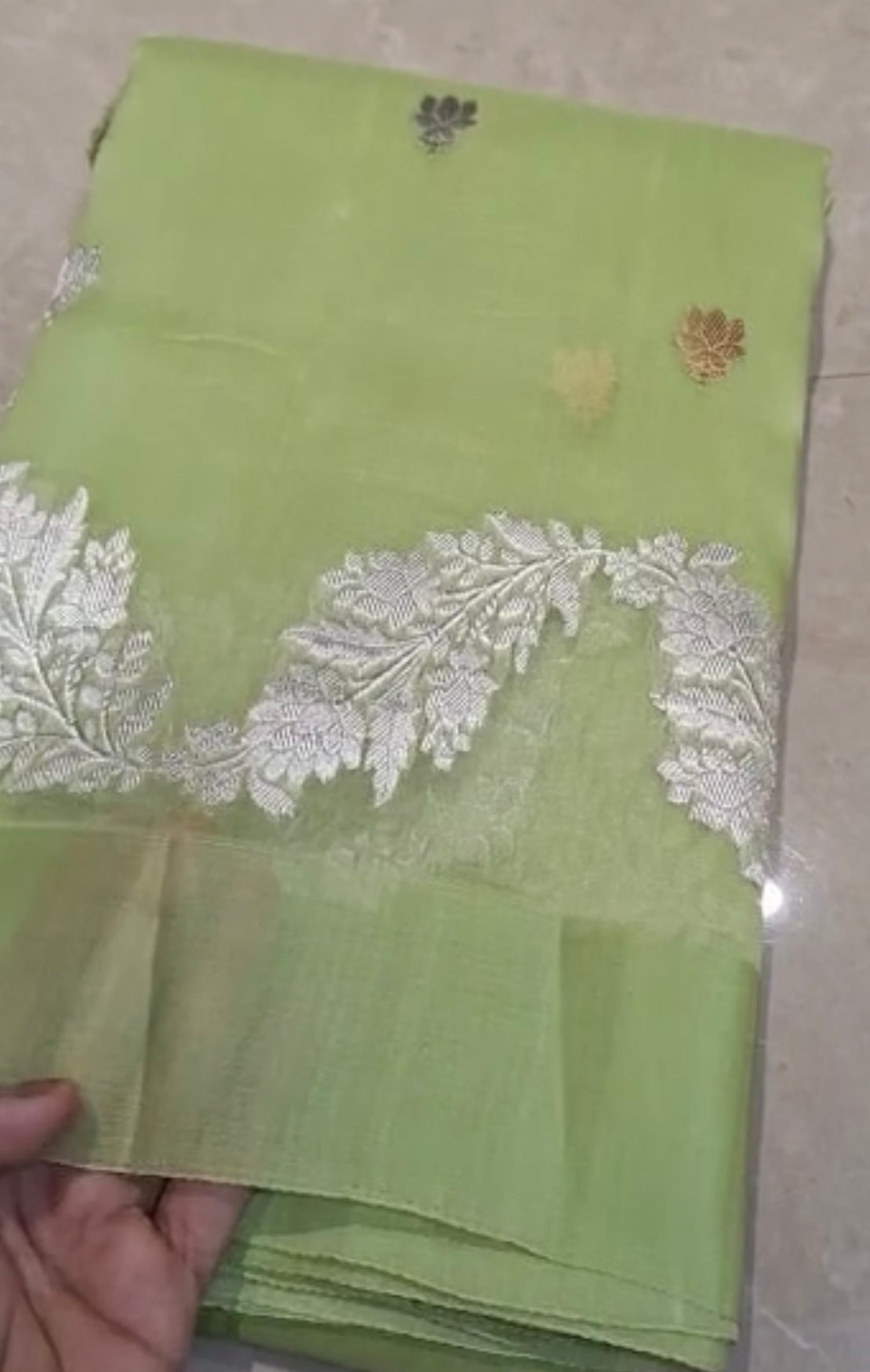 Subodhi handloom kora saree - Saffronfashionindia