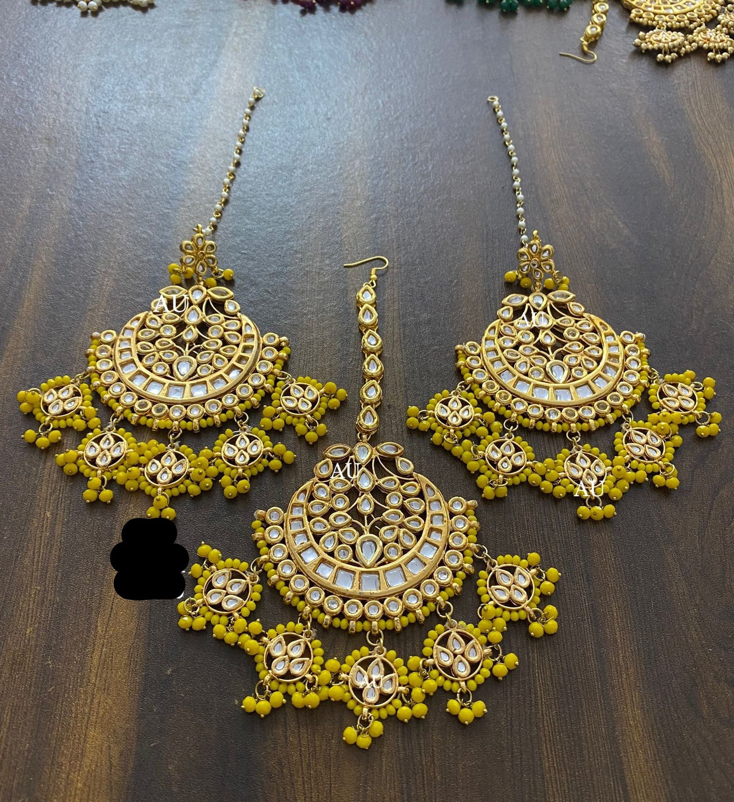 Moksh tikka set - Saffronfashionindia