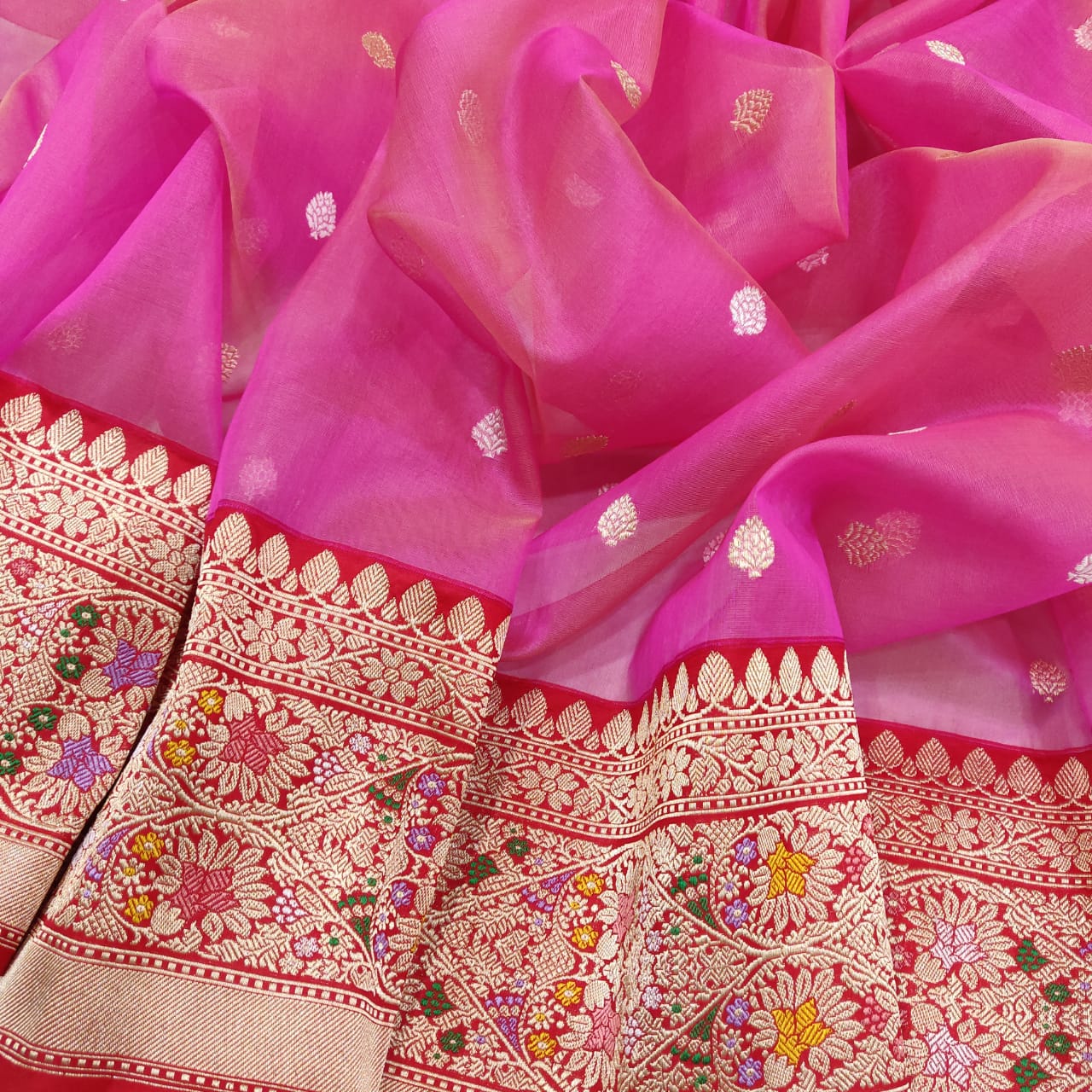 Pavish kora handwoven saree - Saffronfashionindia