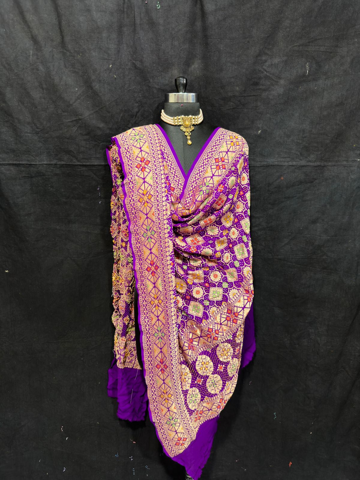 Raazvina Meenakari dupatta - Saffronfashionindia