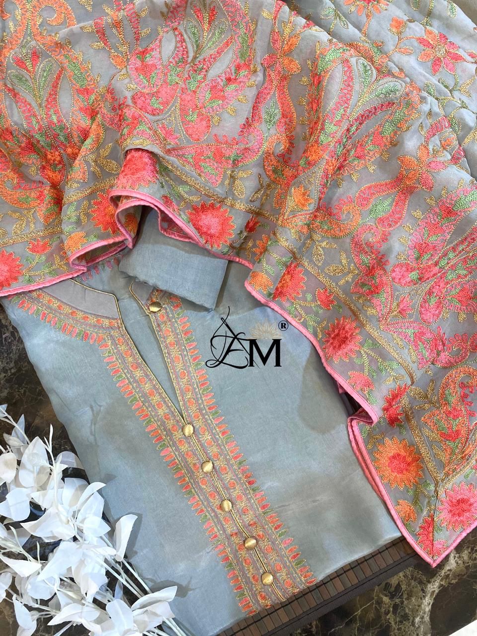 Niveli salwarsuit - Saffronfashionindia