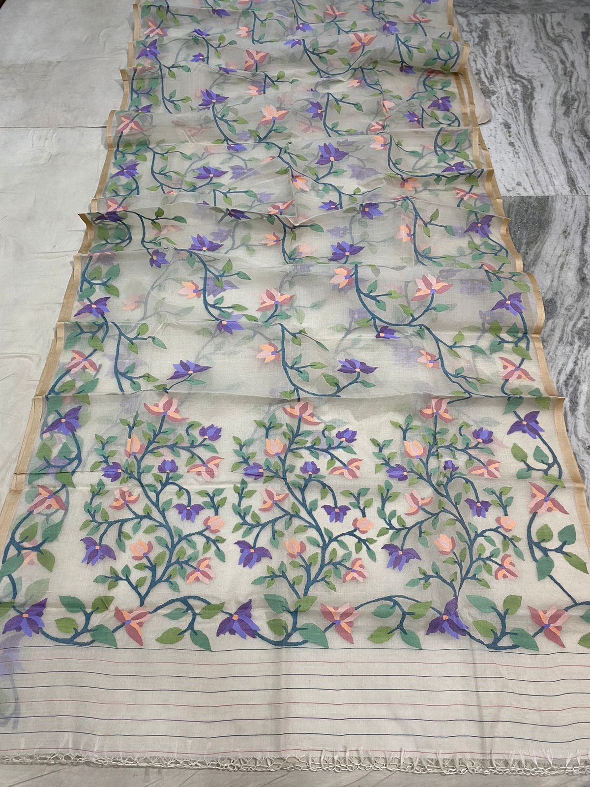 Paheli muslin tantuj saree - Saffronfashionindia
