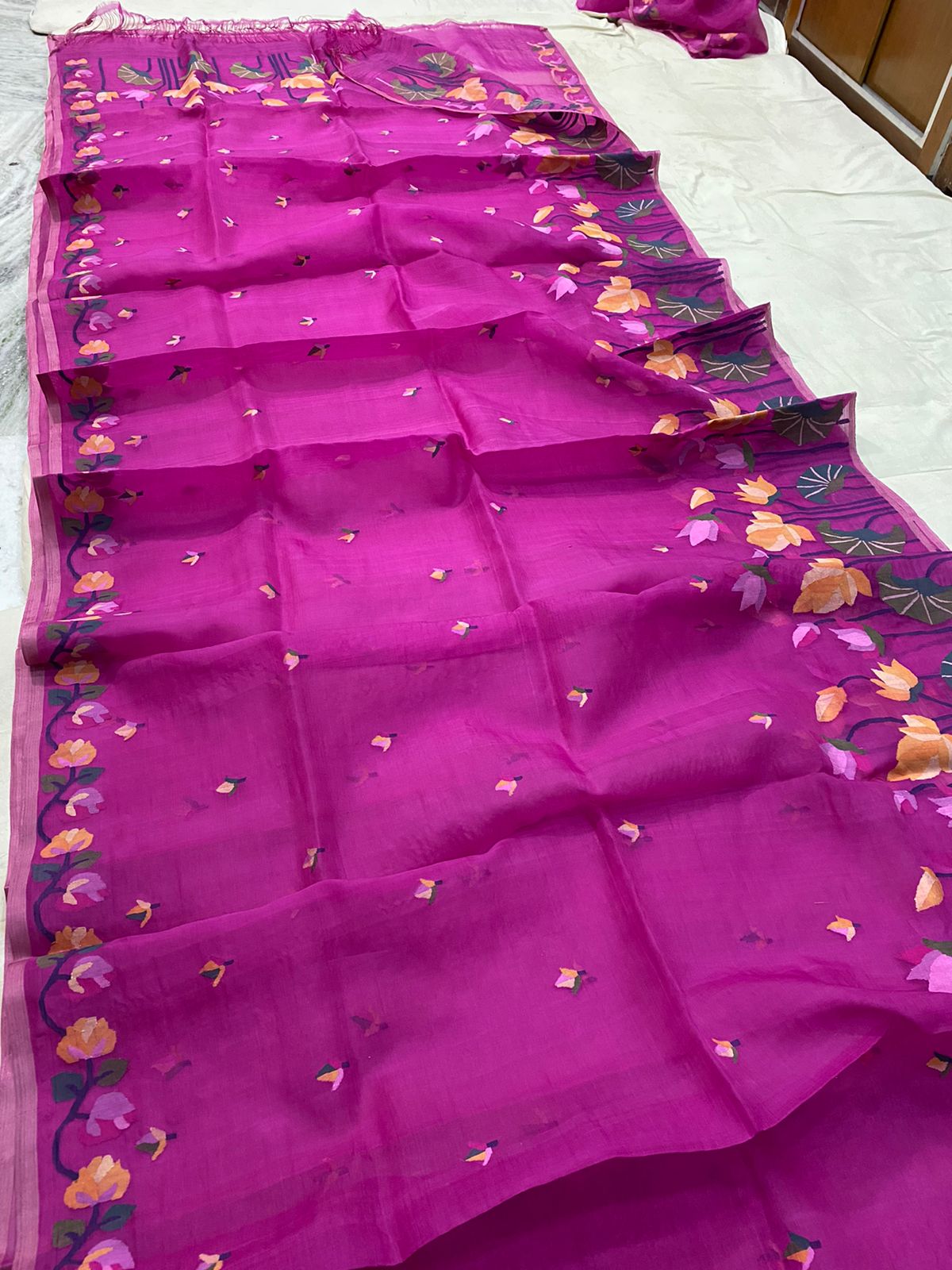 Arvika handwoven tantuj jamdani saree - Saffronfashionindia