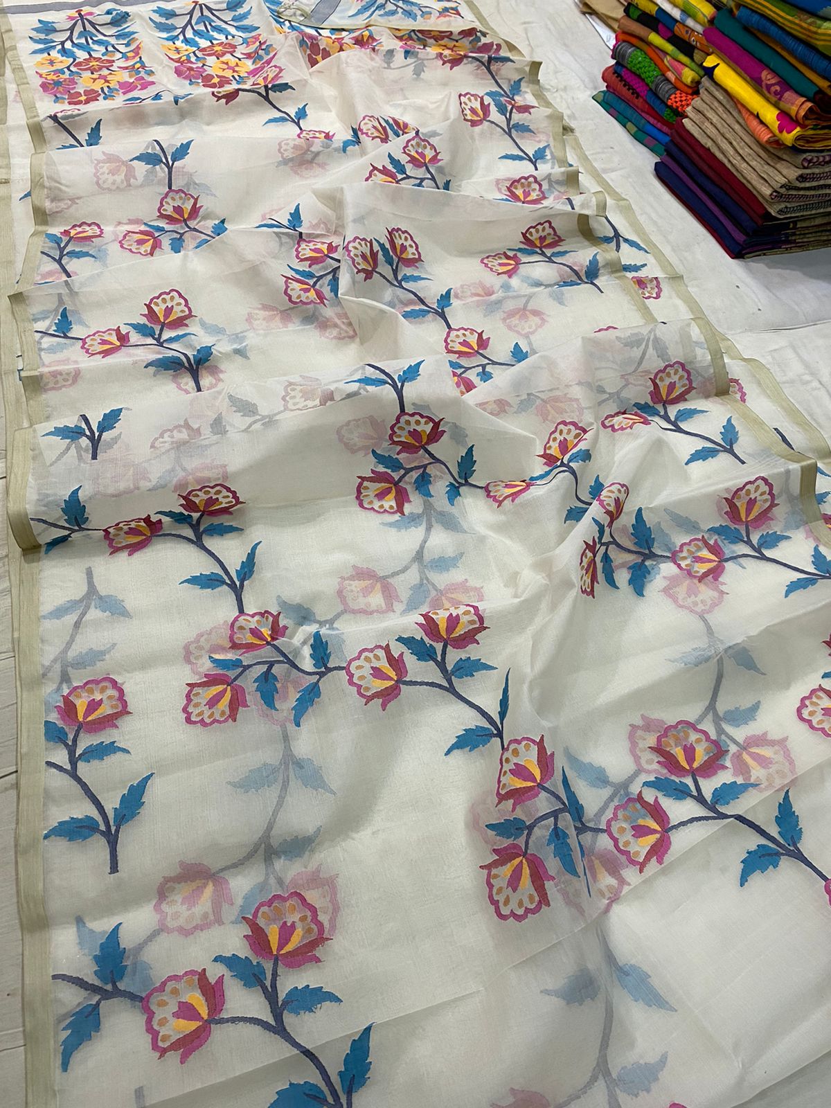 Manchala jamdani saree - Saffronfashionindia