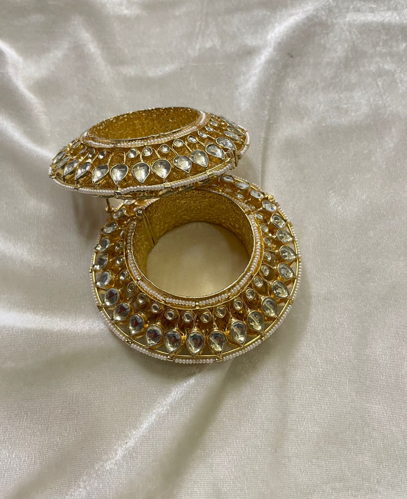 Nirbah Kundan bangle - Saffronfashionindia