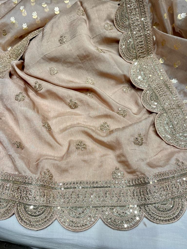 Scalloped weaving beautiful saree - Saffronfashionindia