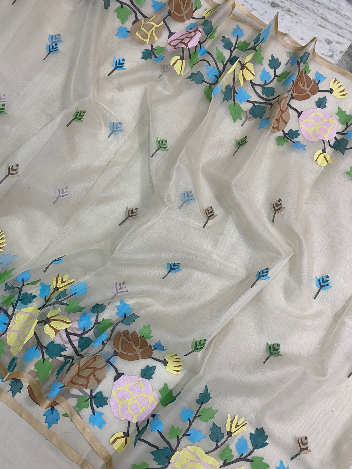 Floral handwoven jamdani saree - Saffronfashionindia