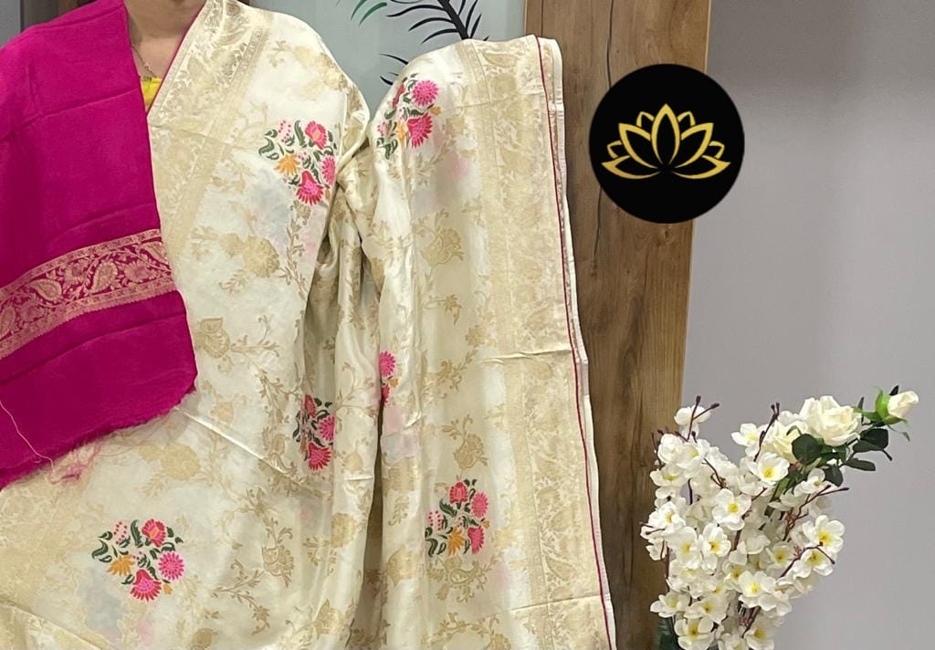 Avika banarsi moonga saree - Saffronfashionindia