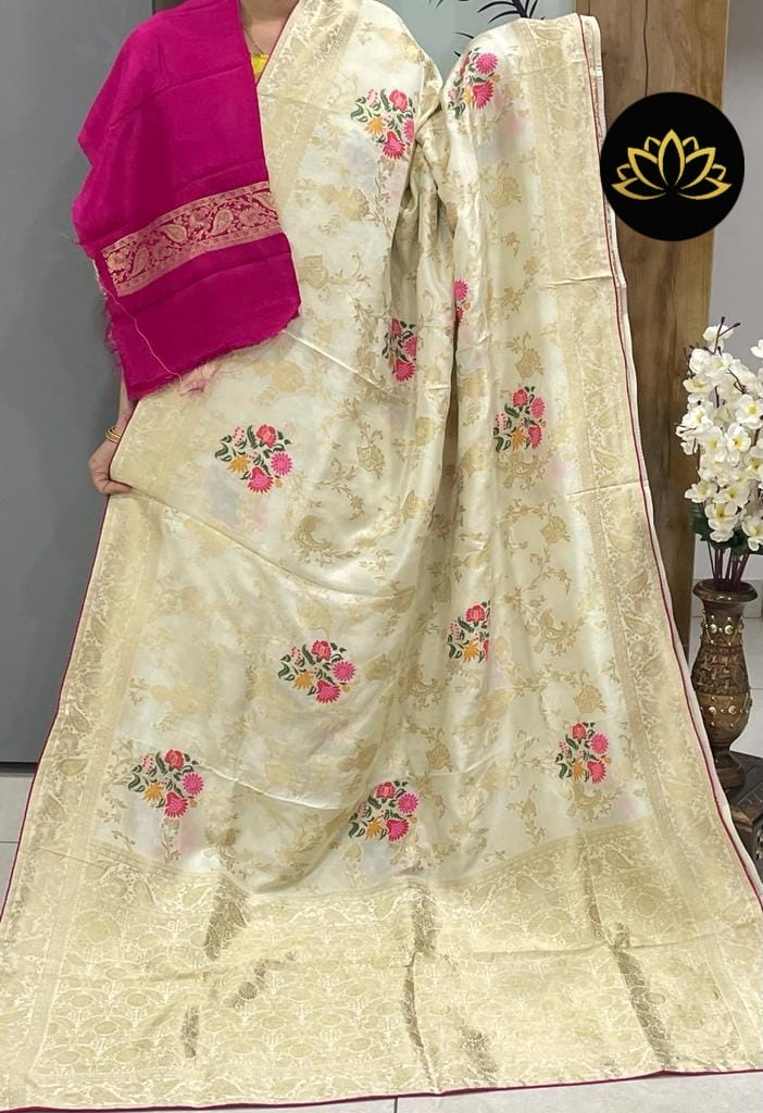 Avika banarsi moonga saree - Saffronfashionindia
