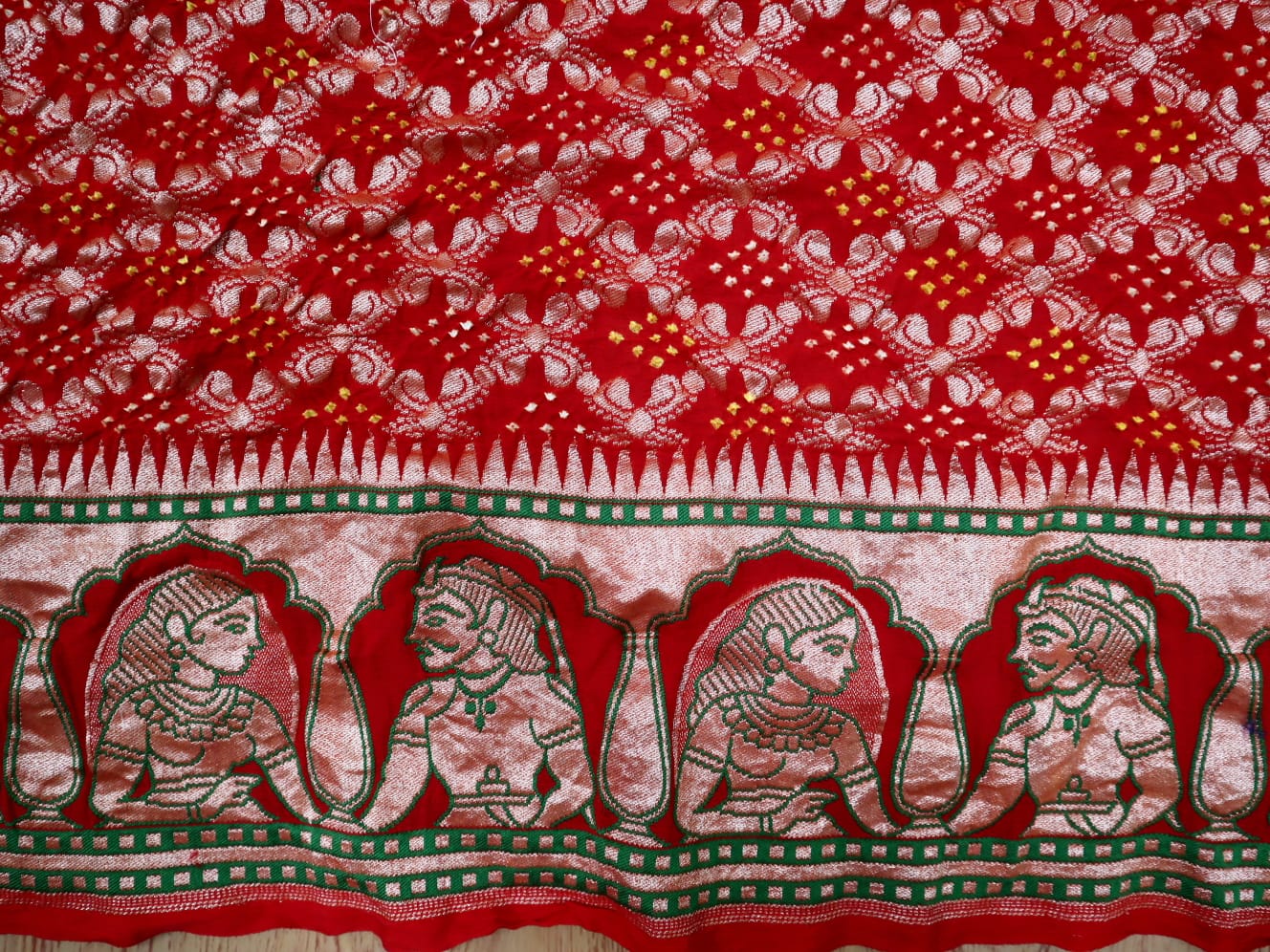 King queen inspired bandhani saree - Saffronfashionindia