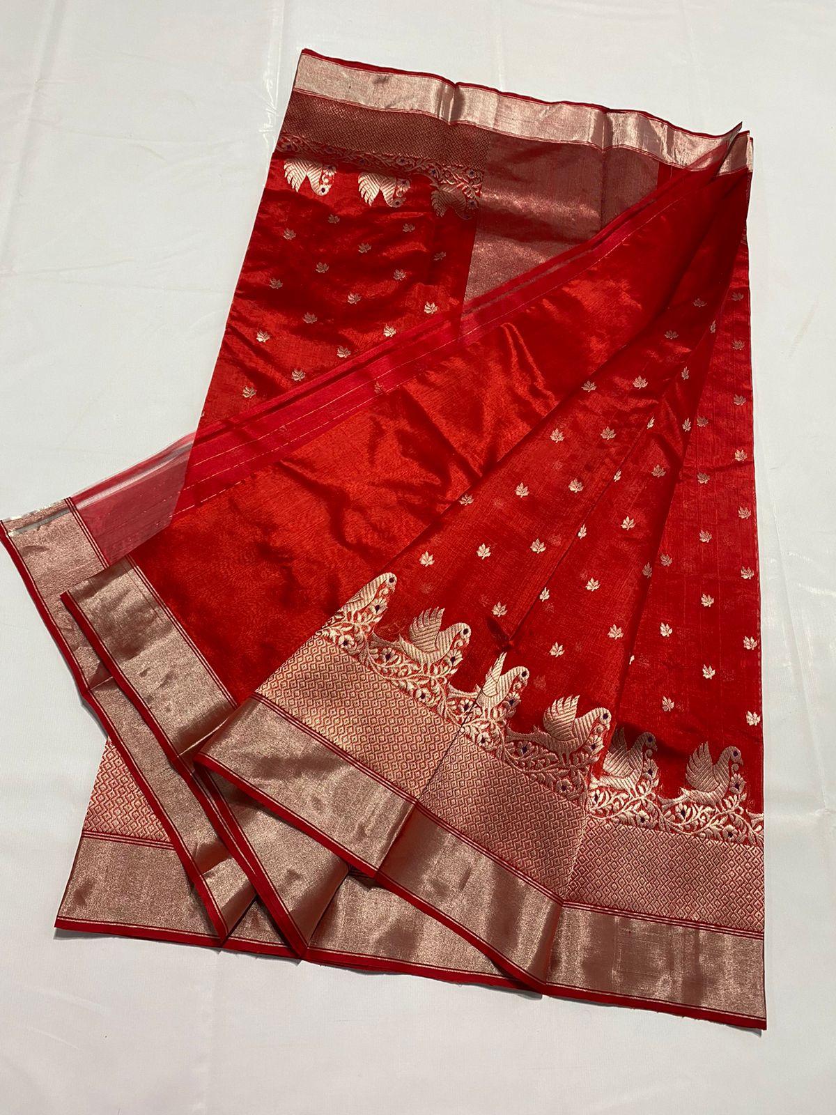 Lal begum Chanderi saree/sari - Saffronfashionindia