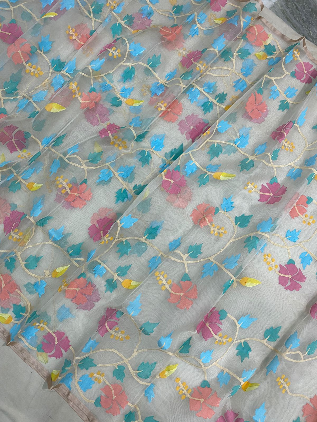 Ranisha Tantuj Jamdani saree - Saffronfashionindia
