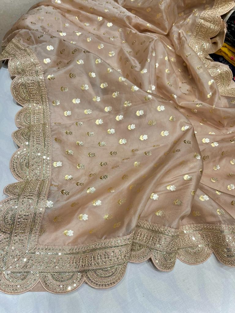 Scalloped weaving beautiful saree - Saffronfashionindia